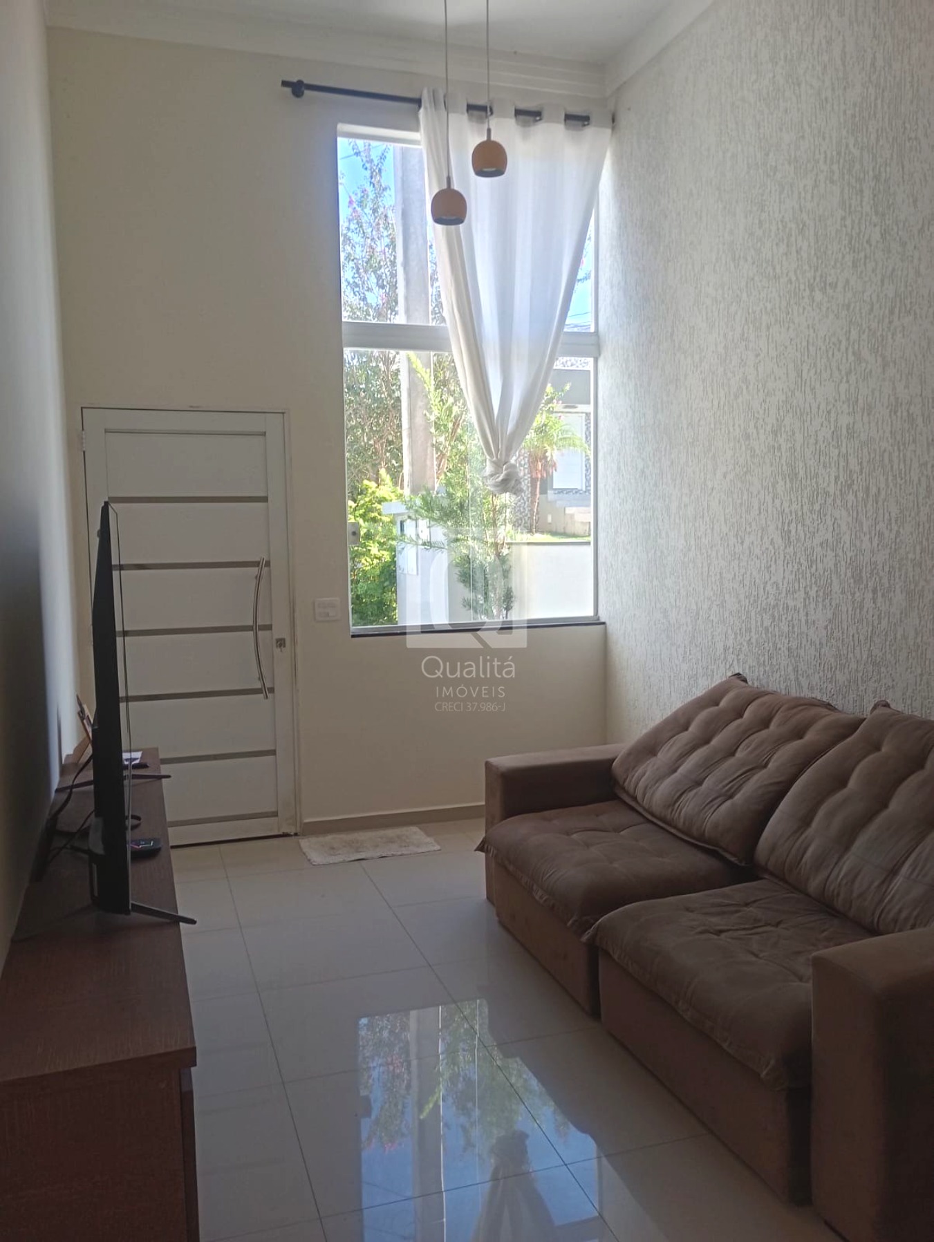 Casa de Condomínio à venda com 3 quartos, 137m² - Foto 1