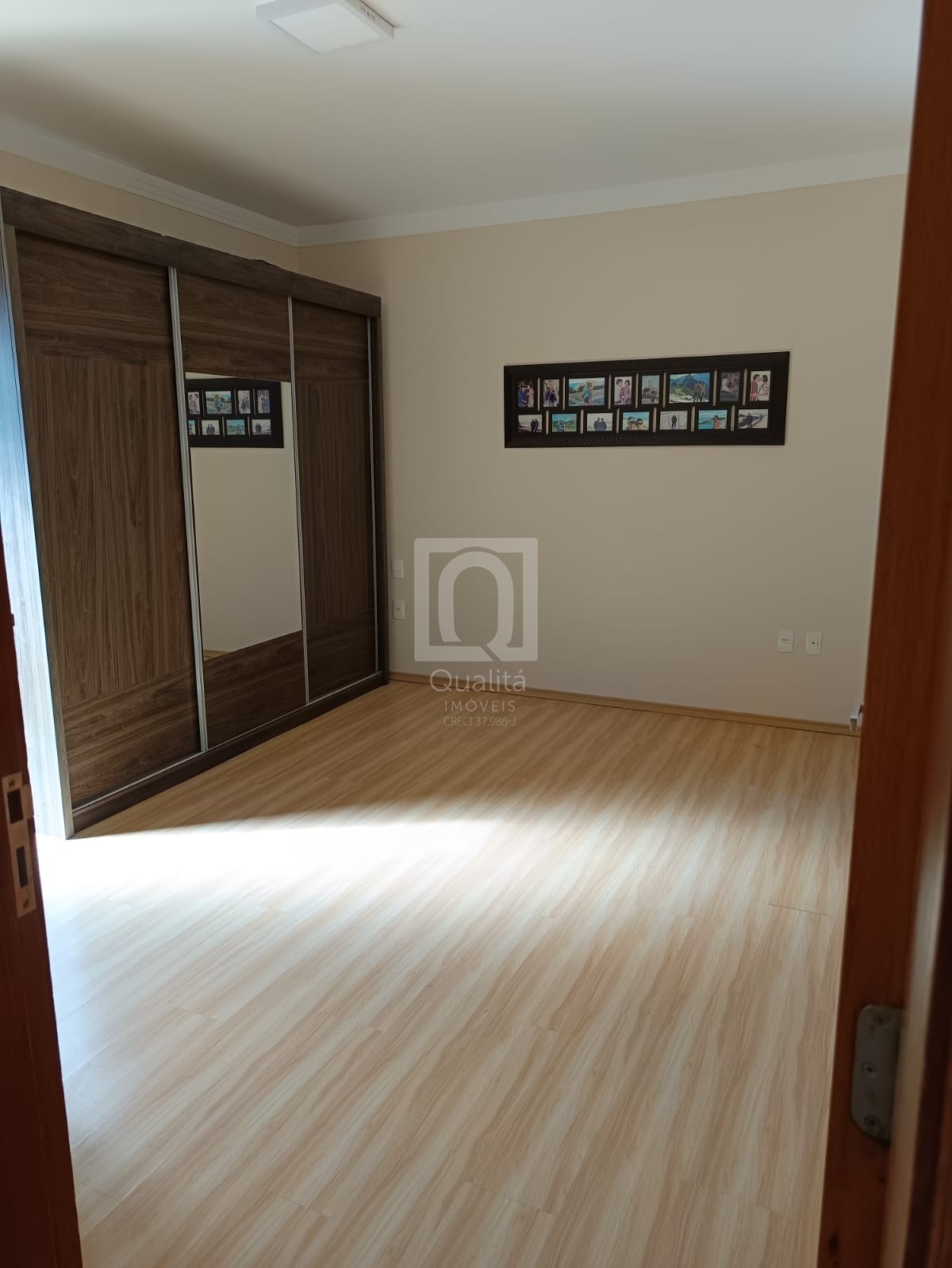 Casa de Condomínio à venda com 3 quartos, 300m² - Foto 17