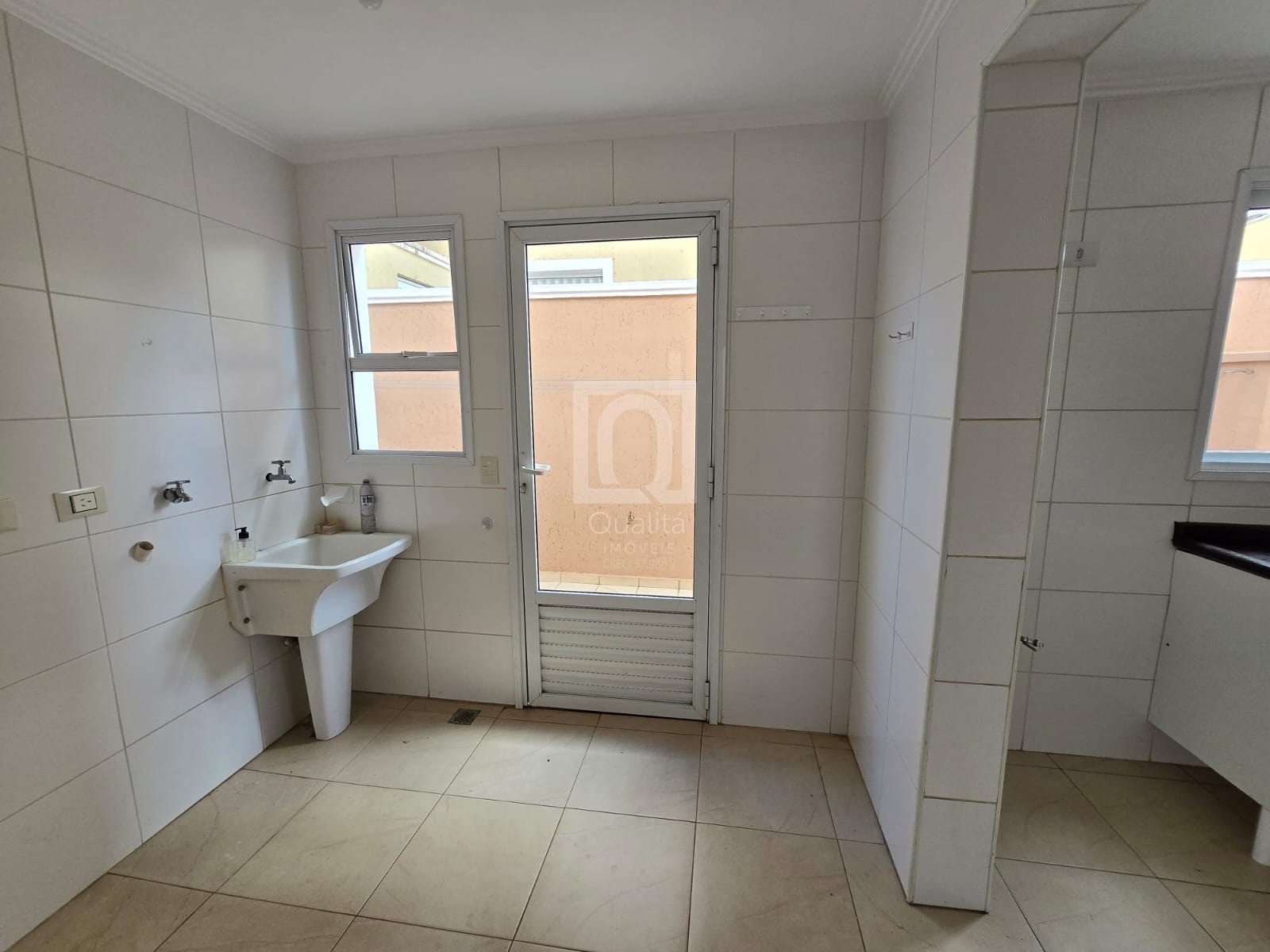 Casa de Condomínio à venda com 5 quartos, 228m² - Foto 8