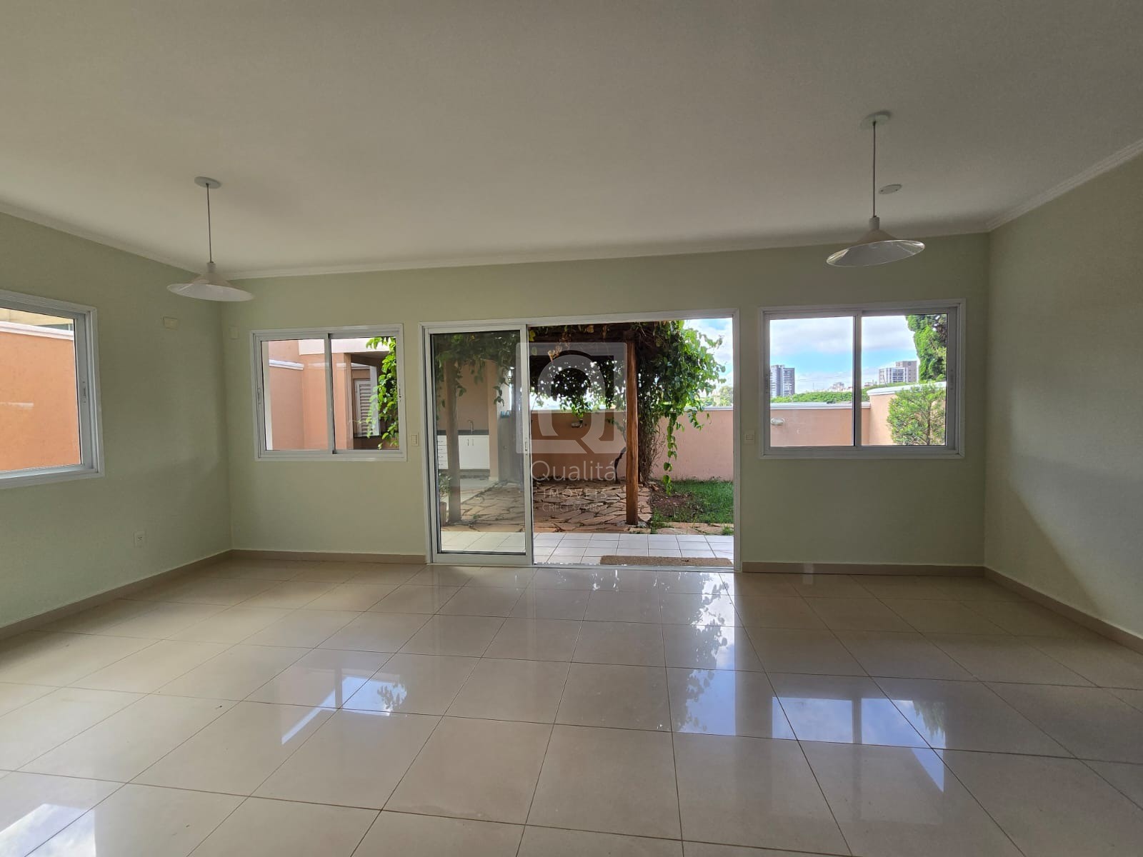 Casa de Condomínio à venda com 5 quartos, 228m² - Foto 5