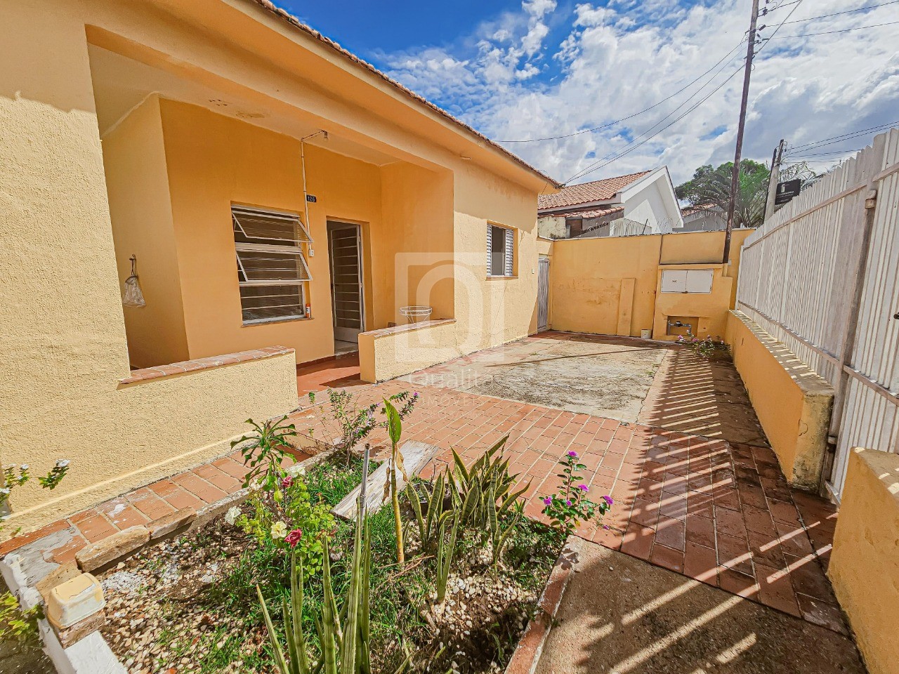 Casa à venda com 5 quartos, 360m² - Foto 1