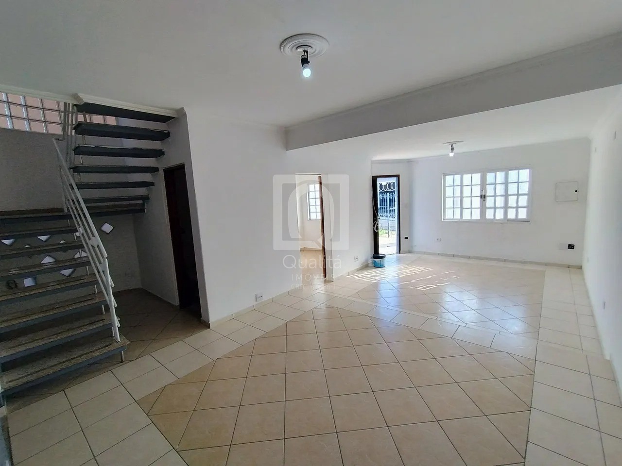 Apartamento à venda com 2 quartos, 42m² - Foto 2