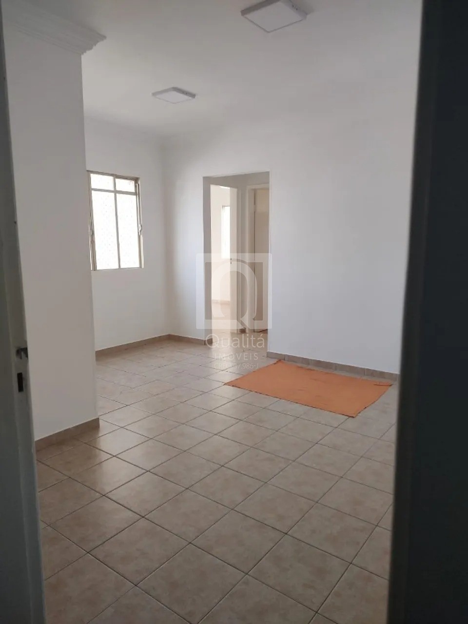 Apartamento à venda com 2 quartos, 60m² - Foto 2