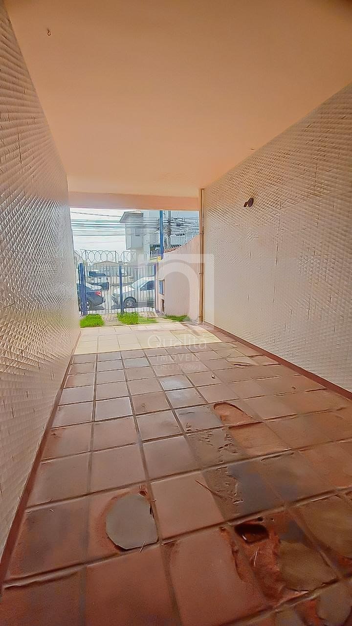 Casa à venda com 3 quartos, 216m² - Foto 15
