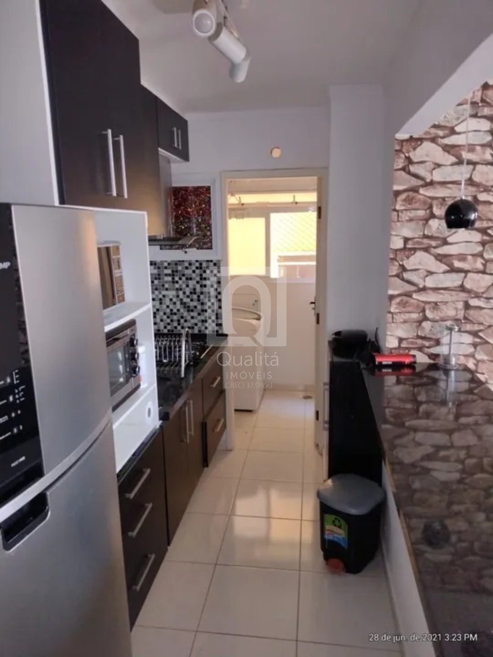 Apartamento à venda com 2 quartos, 62m² - Foto 3