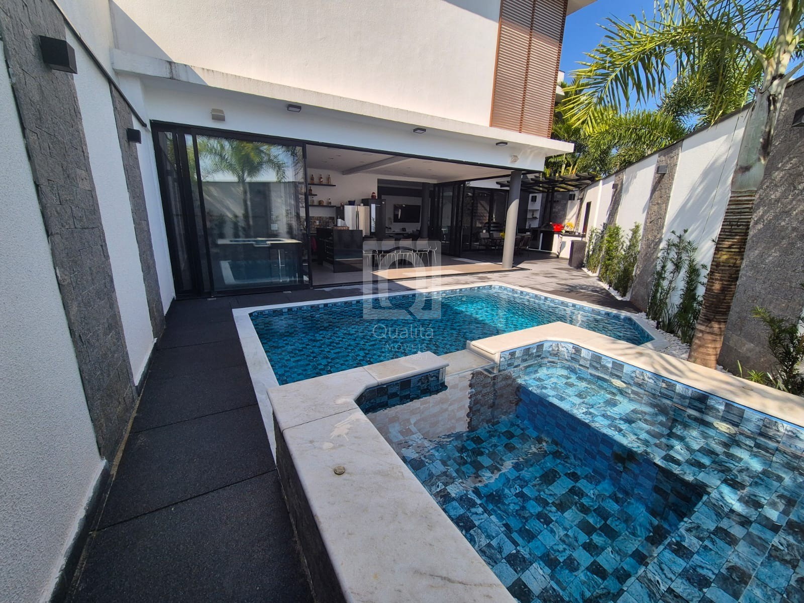 Casa de Condomínio à venda com 4 quartos, 430m² - Foto 18