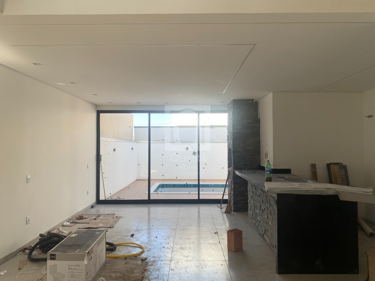 Casa de Condomínio à venda com 3 quartos, 200m² - Foto 2