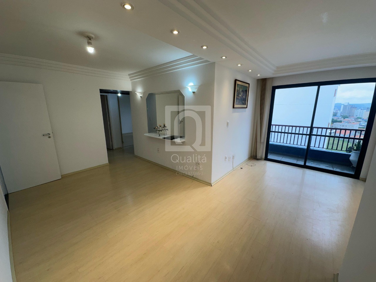 Apartamento à venda com 3 quartos, 81m² - Foto 1
