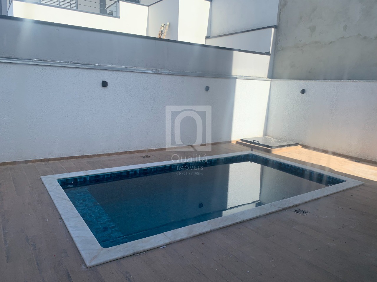 Casa de Condomínio à venda com 3 quartos, 200m² - Foto 1