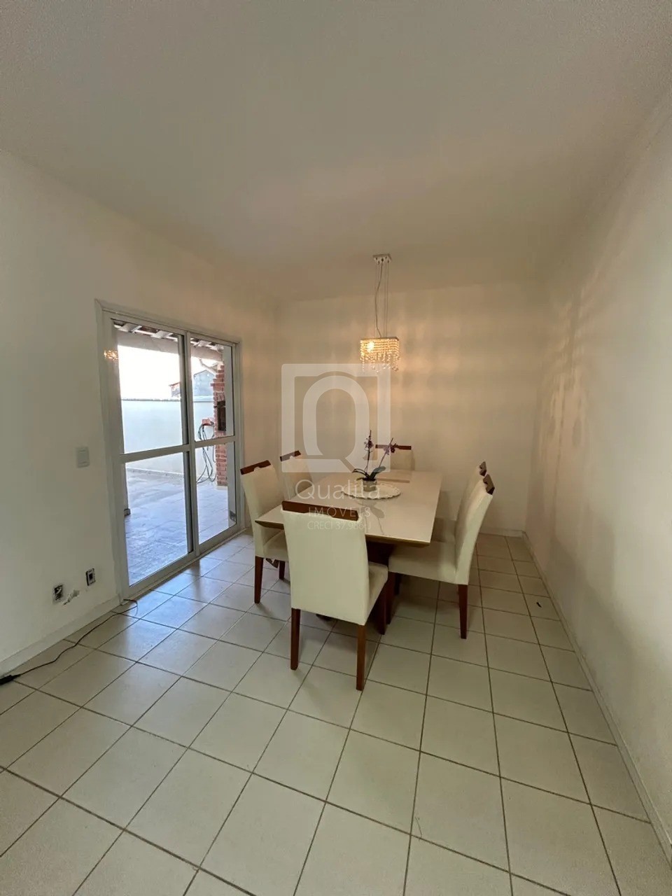 Casa de Condomínio à venda com 3 quartos, 120m² - Foto 2