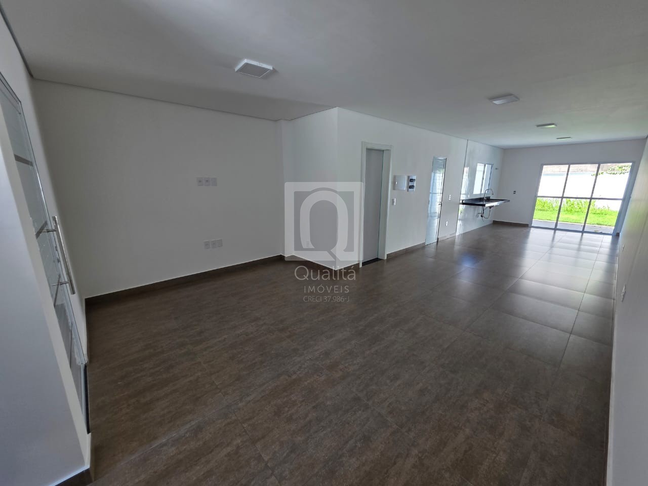 Casa à venda com 3 quartos, 123m² - Foto 2