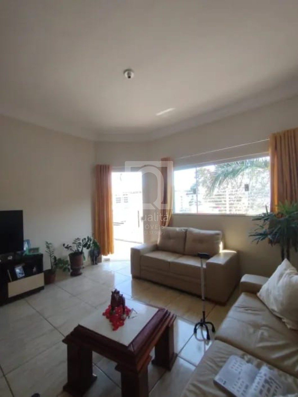 Casa à venda com 3 quartos, 300m² - Foto 3