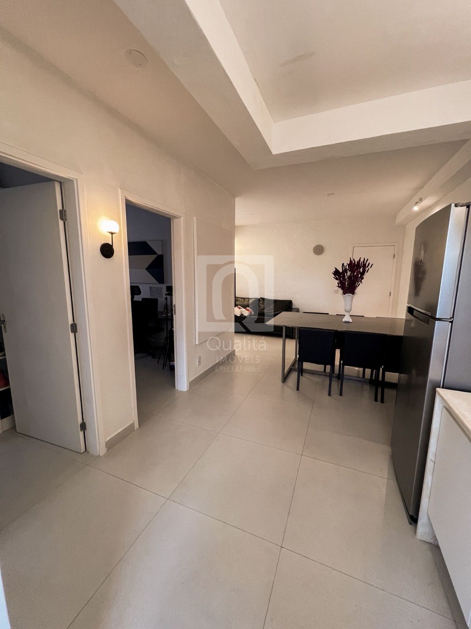 Apartamento à venda com 2 quartos, 66m² - Foto 7