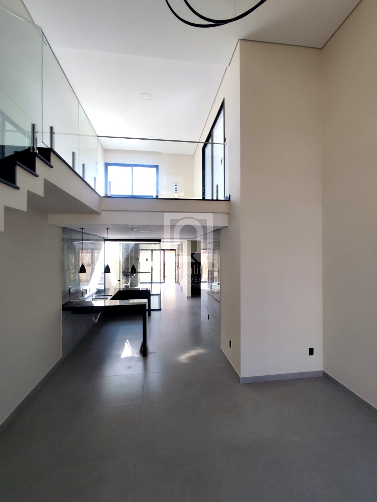 Casa de Condomínio à venda com 3 quartos, 228m² - Foto 2