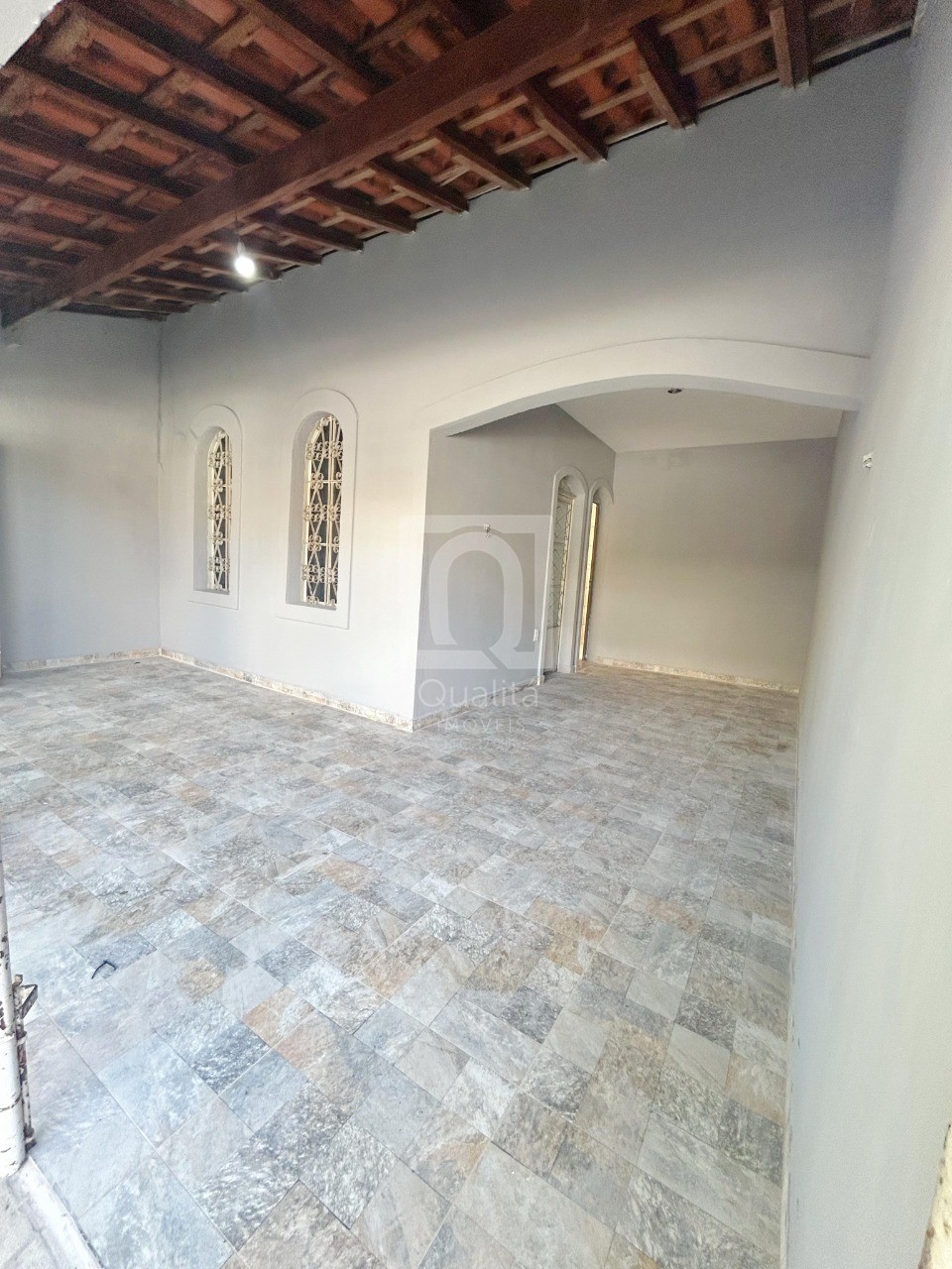Casa à venda com 2 quartos, 126m² - Foto 1
