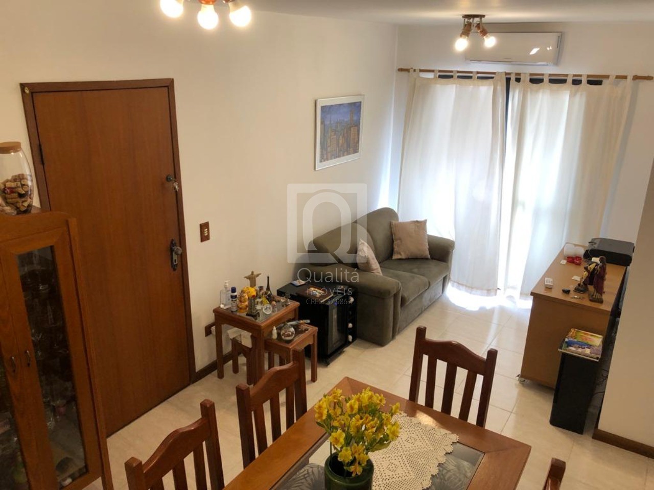 Apartamento à venda com 2 quartos, 62m² - Foto 1