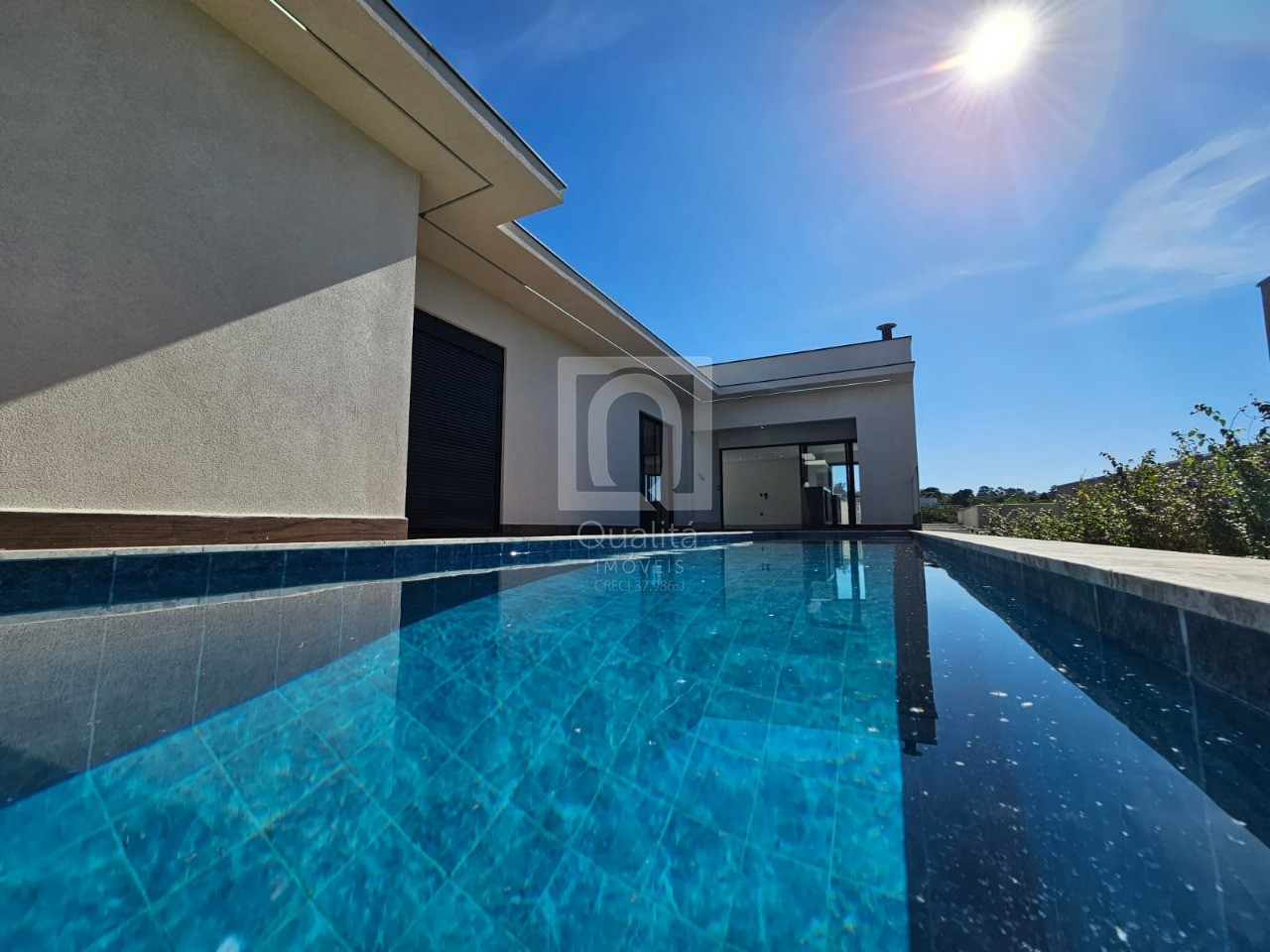 Casa de Condomínio à venda com 3 quartos, 420m² - Foto 1