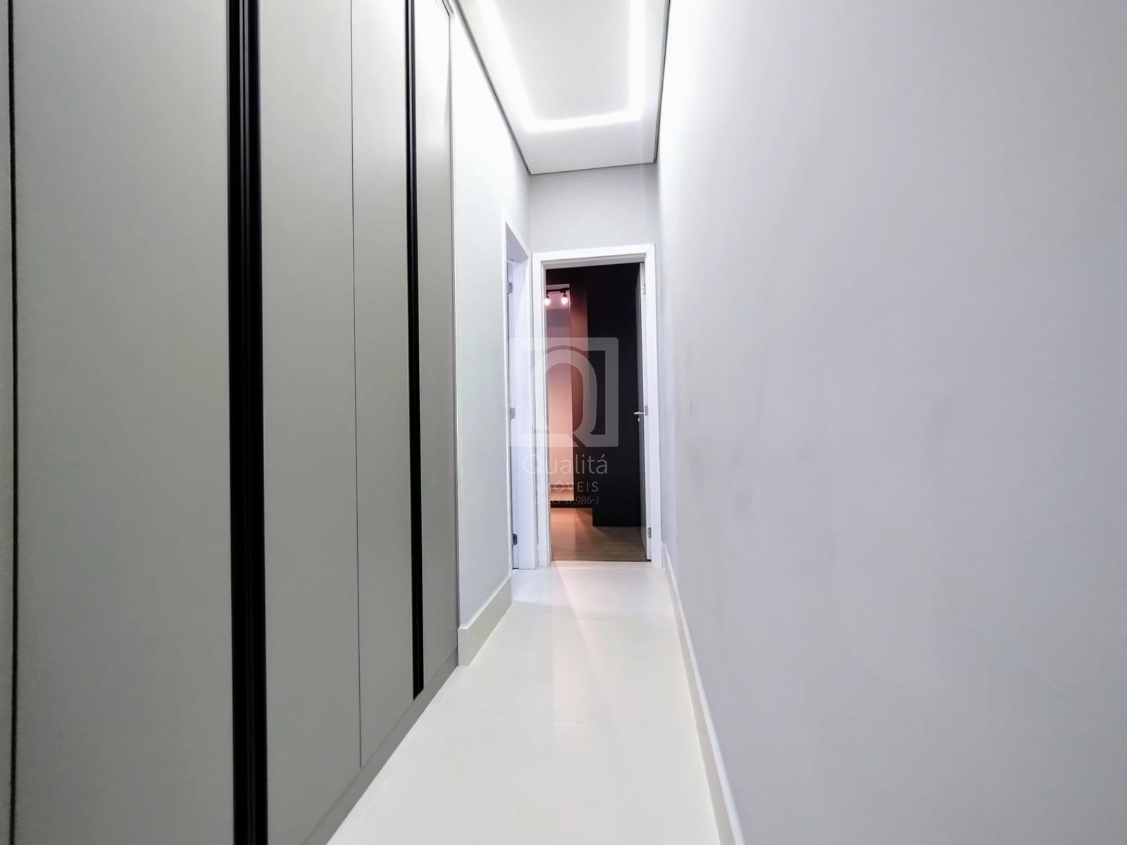 Apartamento à venda com 3 quartos, 119m² - Foto 19