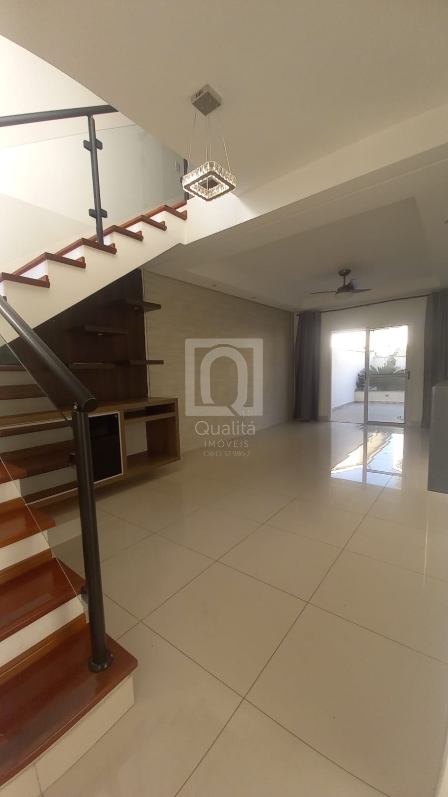 Casa de Condomínio à venda com 3 quartos, 283m² - Foto 2