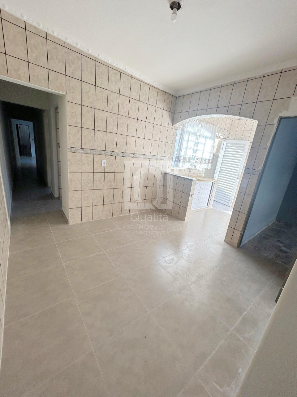 Casa à venda com 2 quartos, 126m² - Foto 2