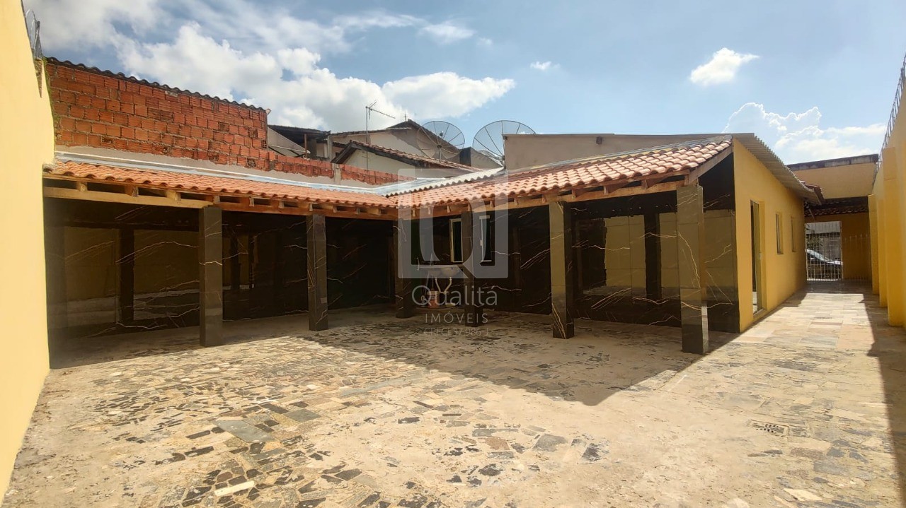 Casa à venda com 4 quartos, 250m² - Foto 18