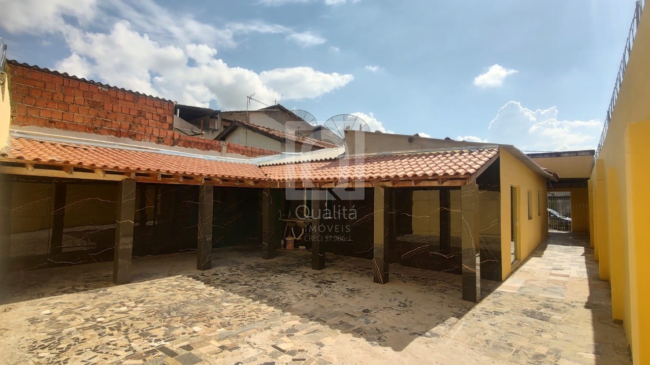 Casa à venda com 4 quartos, 250m² - Foto 14
