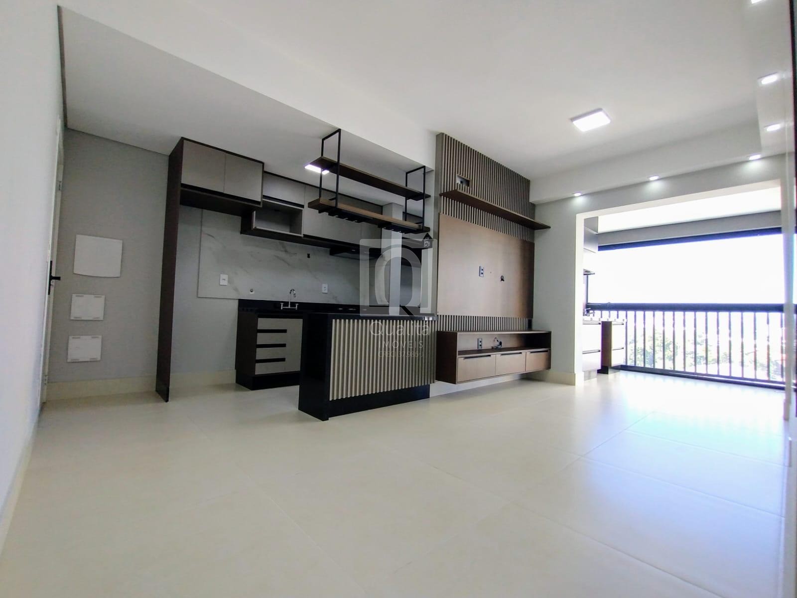 Apartamento à venda com 3 quartos, 119m² - Foto 1