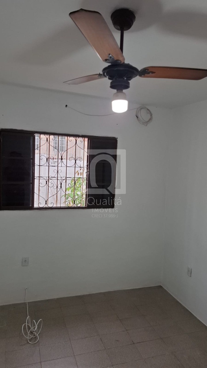 Casa à venda com 2 quartos, 250m² - Foto 4