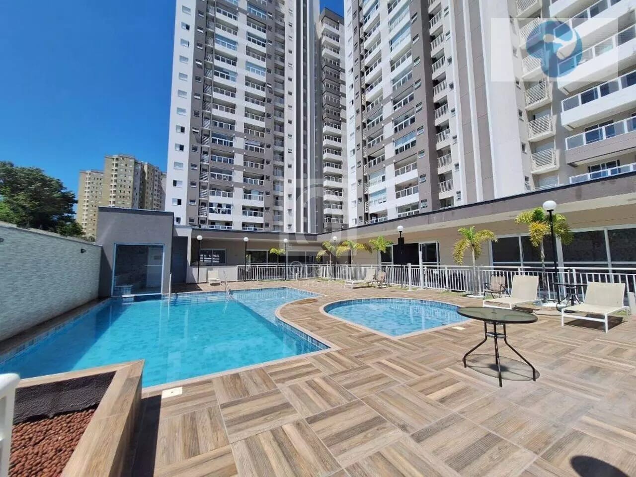 Apartamento à venda com 2 quartos, 61m² - Foto 2