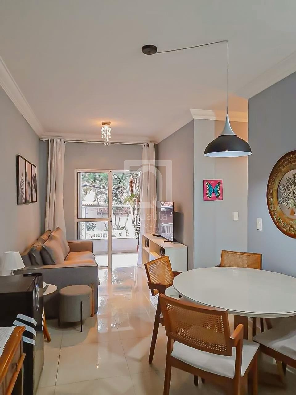 Apartamento à venda com 2 quartos, 65m² - Foto 1