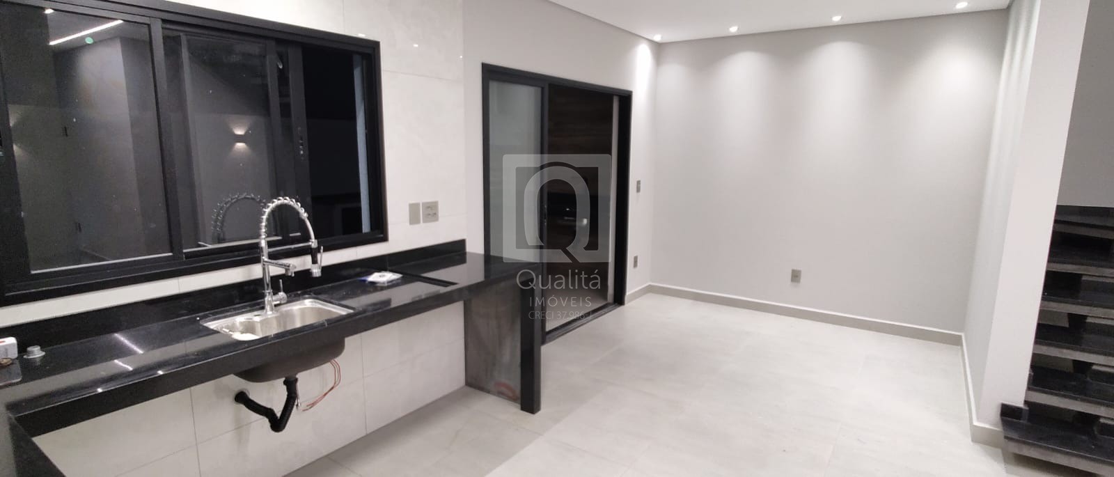 Casa de Condomínio à venda com 3 quartos, 150m² - Foto 1