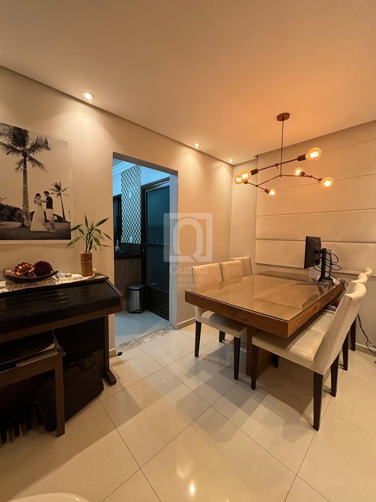Apartamento à venda com 2 quartos, 70m² - Foto 1