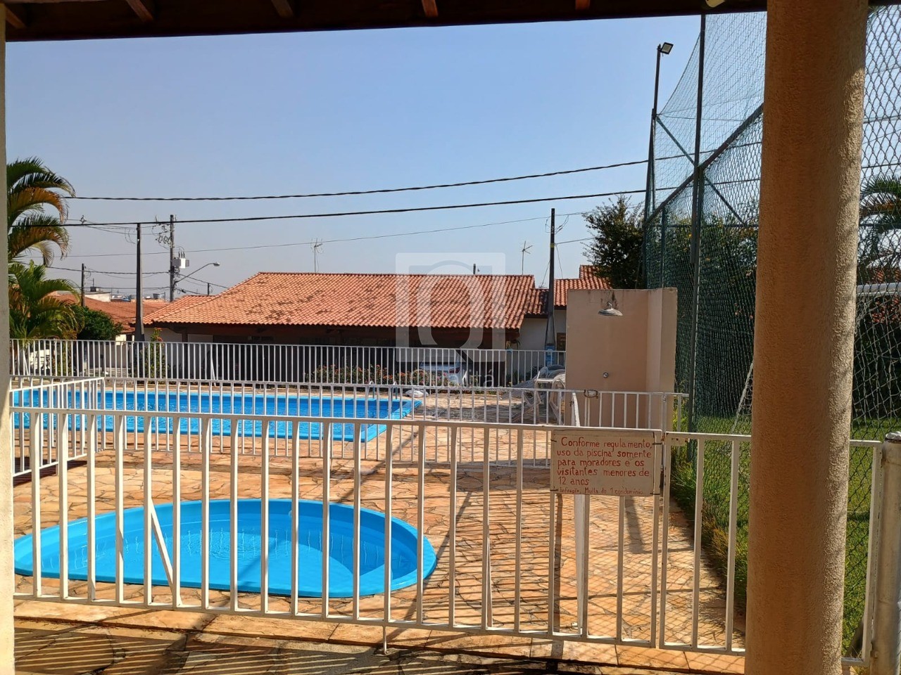 Casa de Condomínio à venda com 3 quartos, 150m² - Foto 2