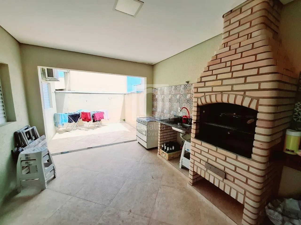 Casa de Condomínio à venda com 3 quartos, 200m² - Foto 2