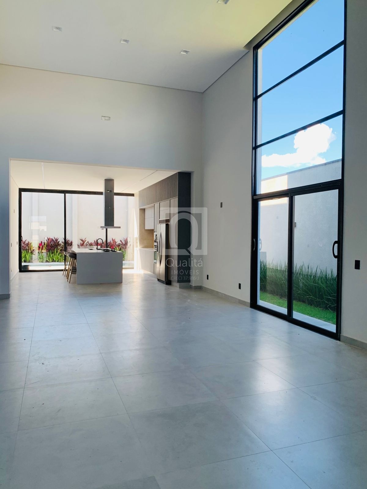 Casa de Condomínio à venda e aluguel com 3 quartos, 600m² - Foto 2