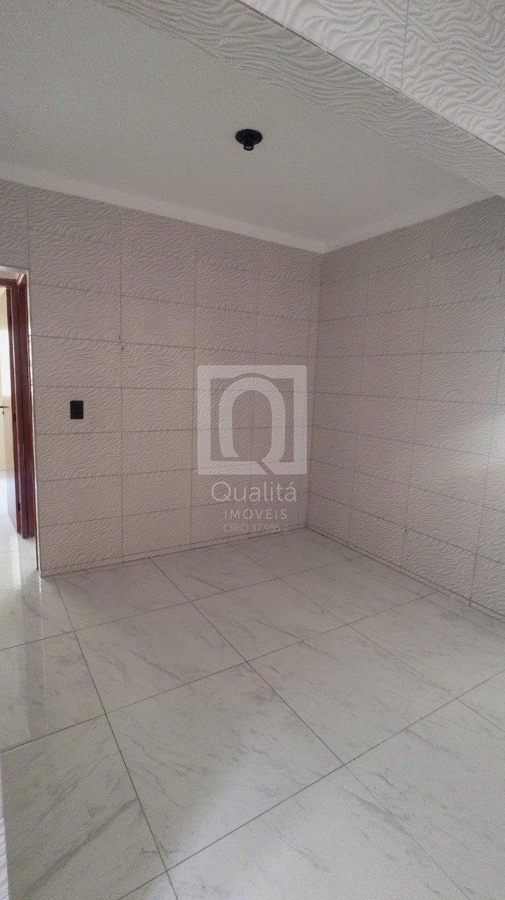 Casa à venda com 4 quartos, 250m² - Foto 2