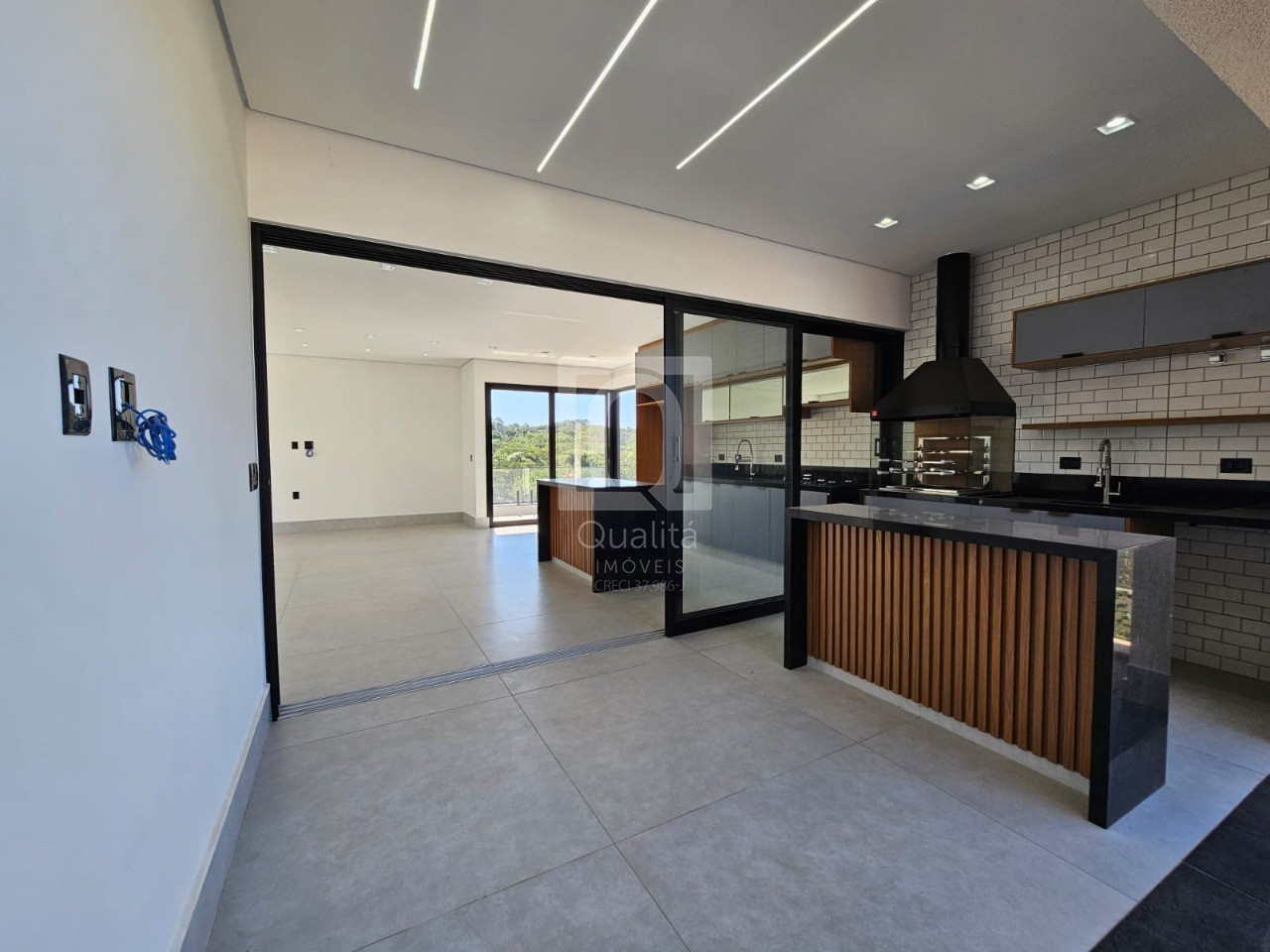 Casa de Condomínio à venda com 3 quartos, 420m² - Foto 4