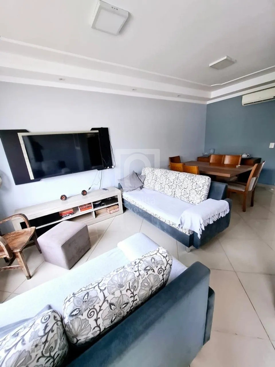 Casa de Condomínio à venda com 3 quartos, 200m² - Foto 1