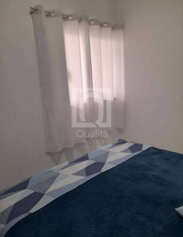 Casa à venda com 2 quartos, 75m² - Foto 4