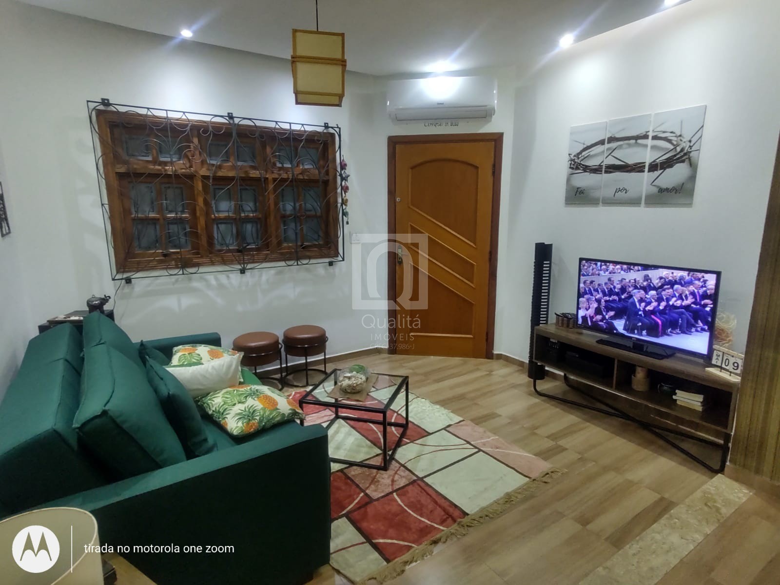 Casa à venda com 3 quartos, 139m² - Foto 1