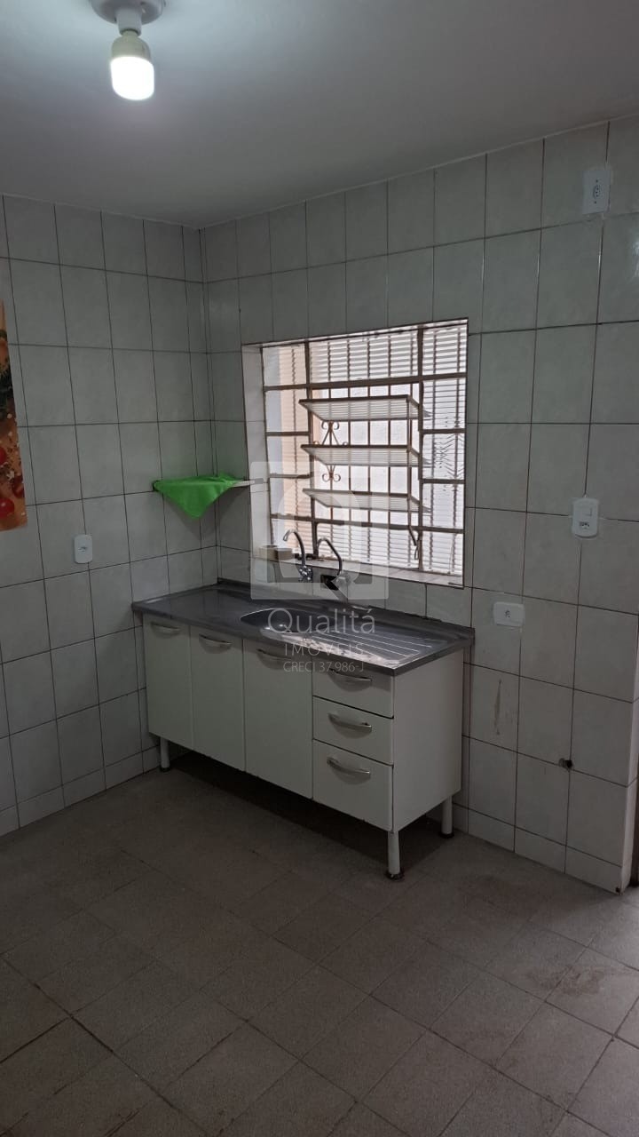 Casa à venda com 2 quartos, 250m² - Foto 2