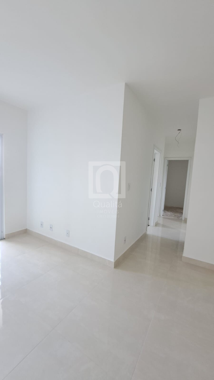 Apartamento à venda com 3 quartos, 78m² - Foto 2