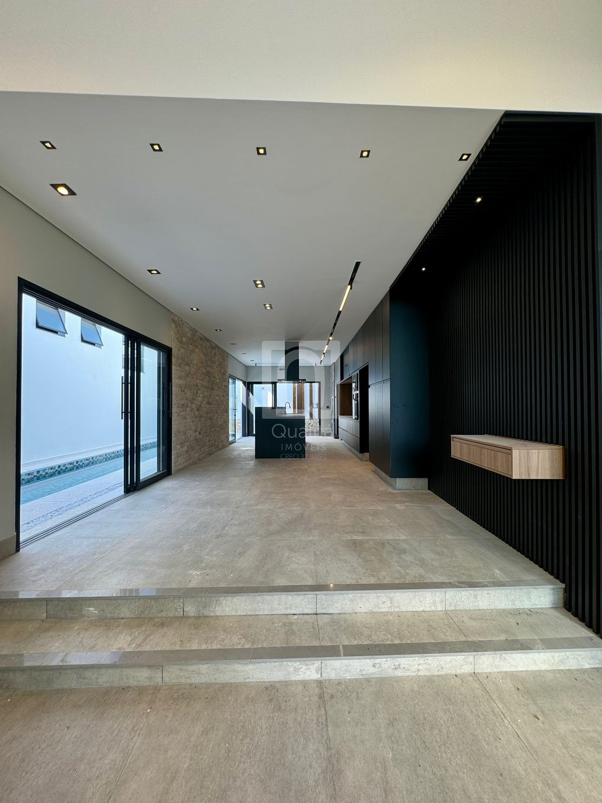 Casa de Condomínio à venda com 3 quartos, 353m² - Foto 2