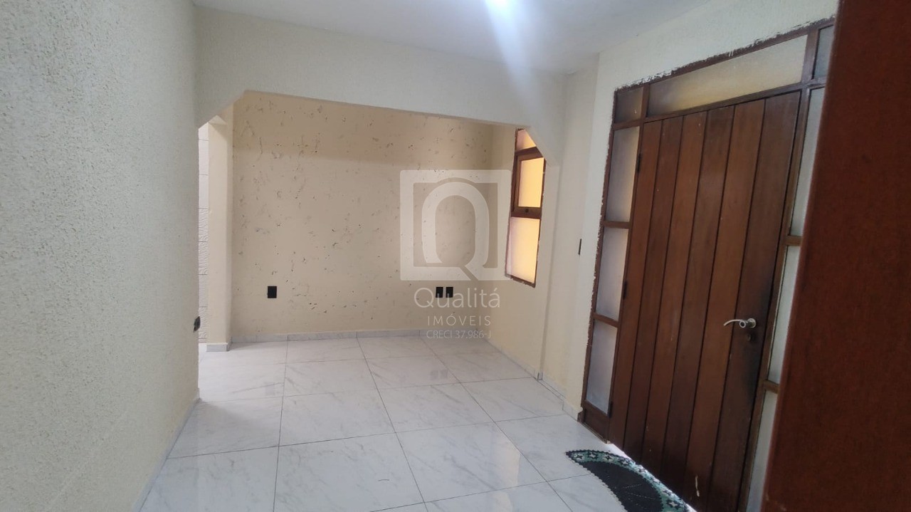 Casa à venda com 4 quartos, 250m² - Foto 3