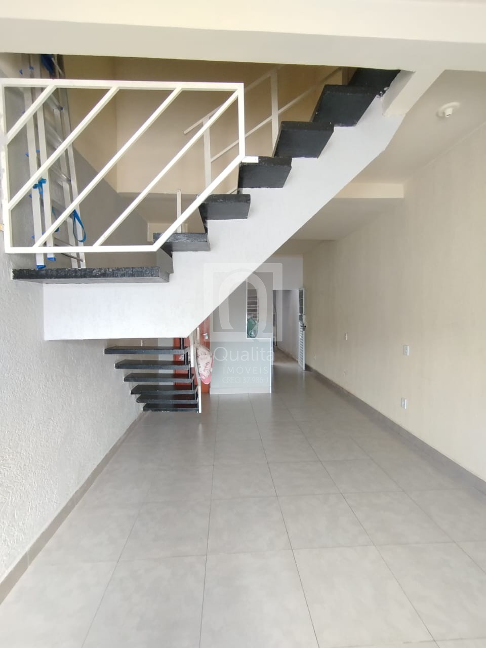 Sobrado à venda com 2 quartos, 75m² - Foto 1