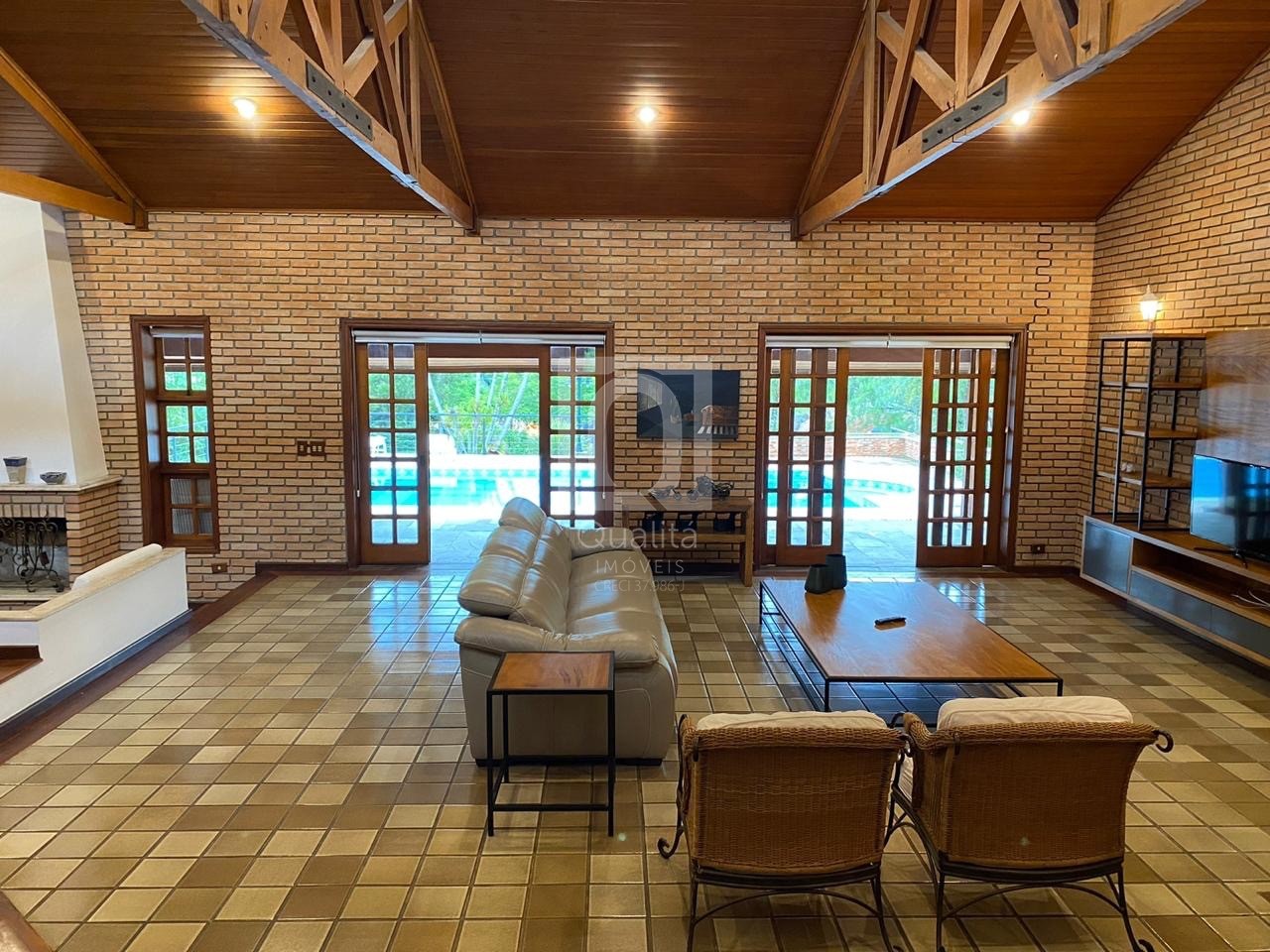 Casa de Condomínio à venda e aluguel com 4 quartos, 500m² - Foto 2