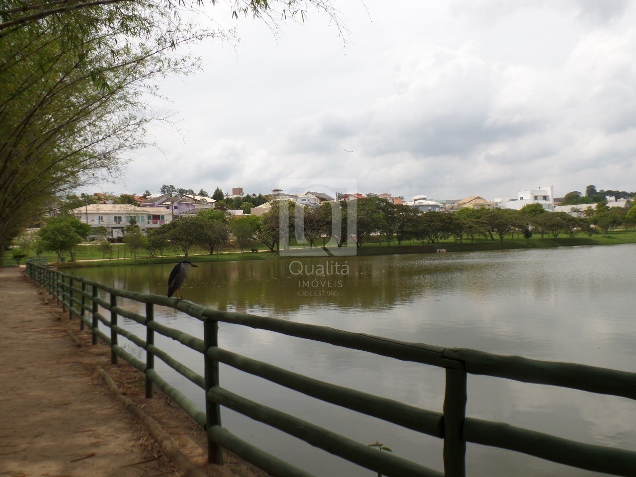 Casa de Condomínio à venda com 4 quartos, 330m² - Foto 32