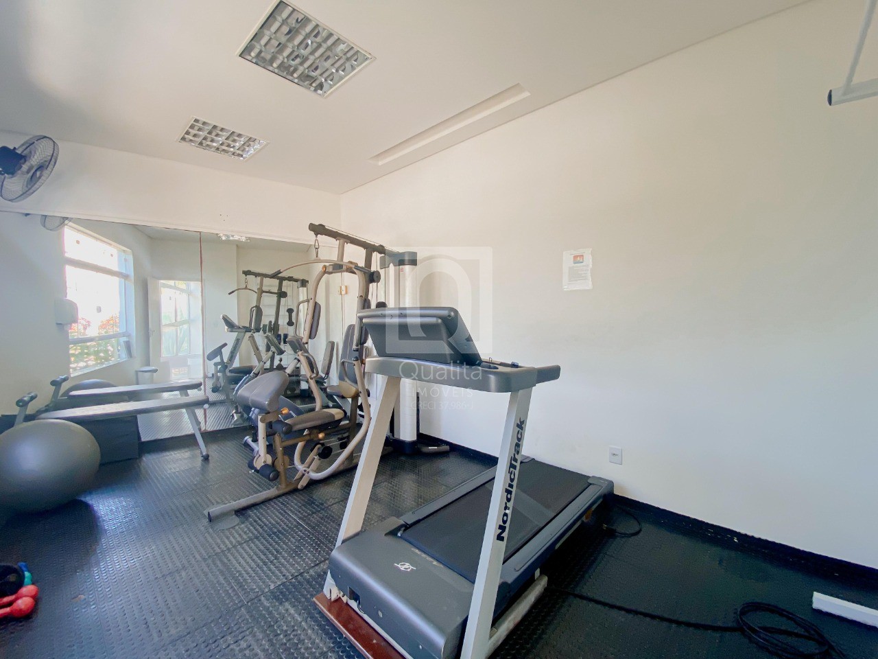 Apartamento à venda com 3 quartos, 85m² - Foto 17