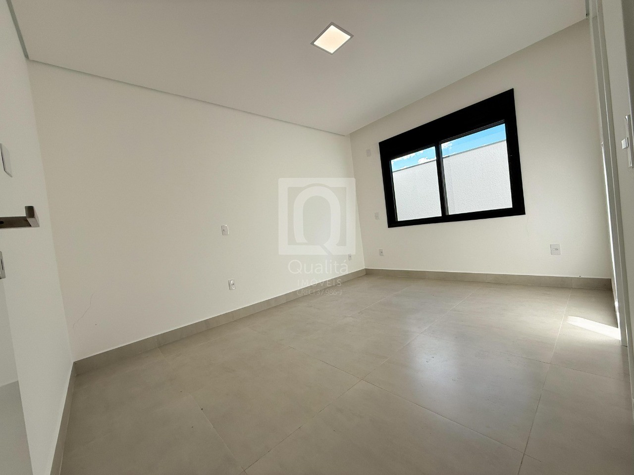 Casa de Condomínio à venda com 3 quartos, 300m² - Foto 8