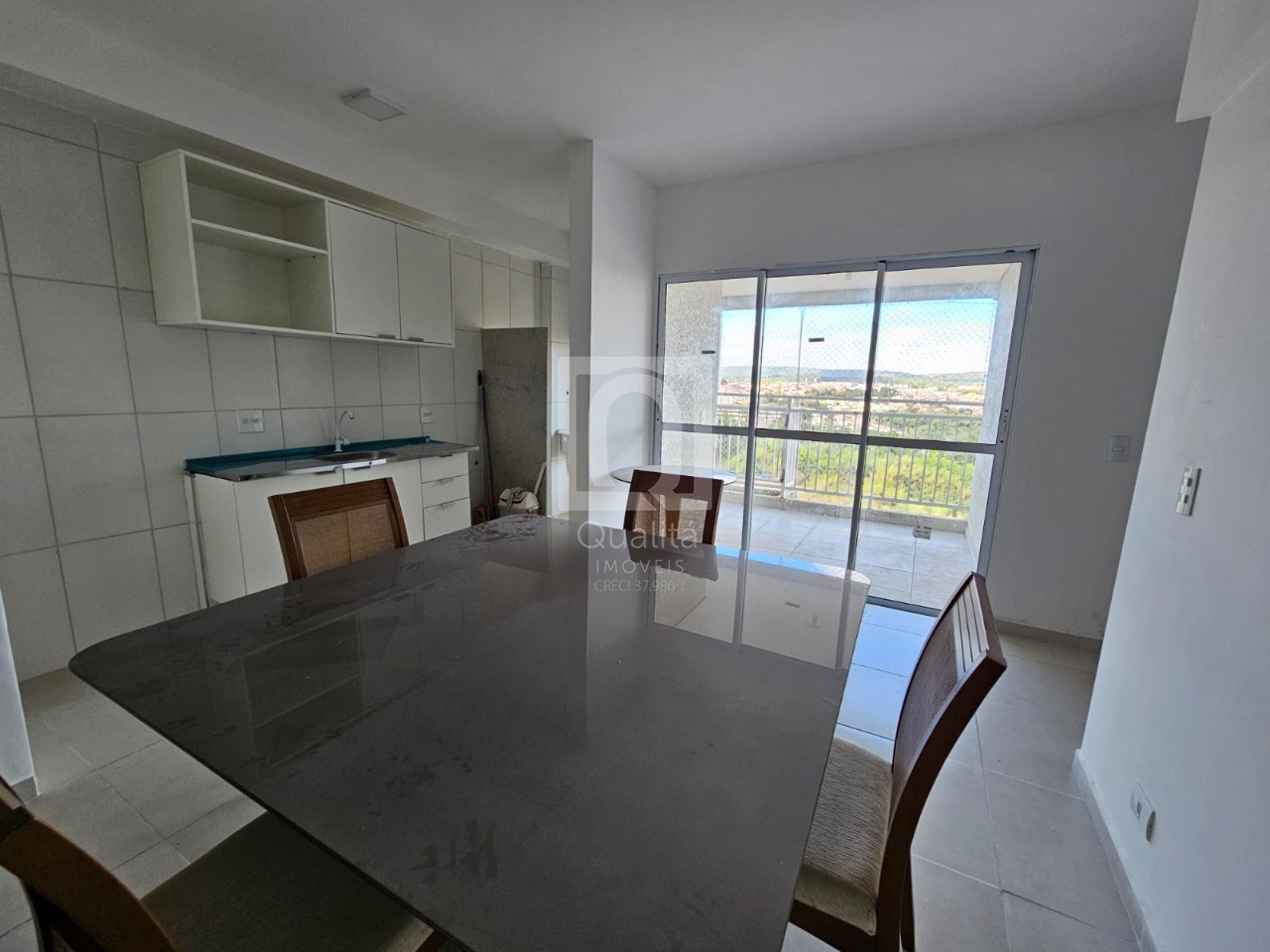 Apartamento à venda com 2 quartos, 63m² - Foto 2